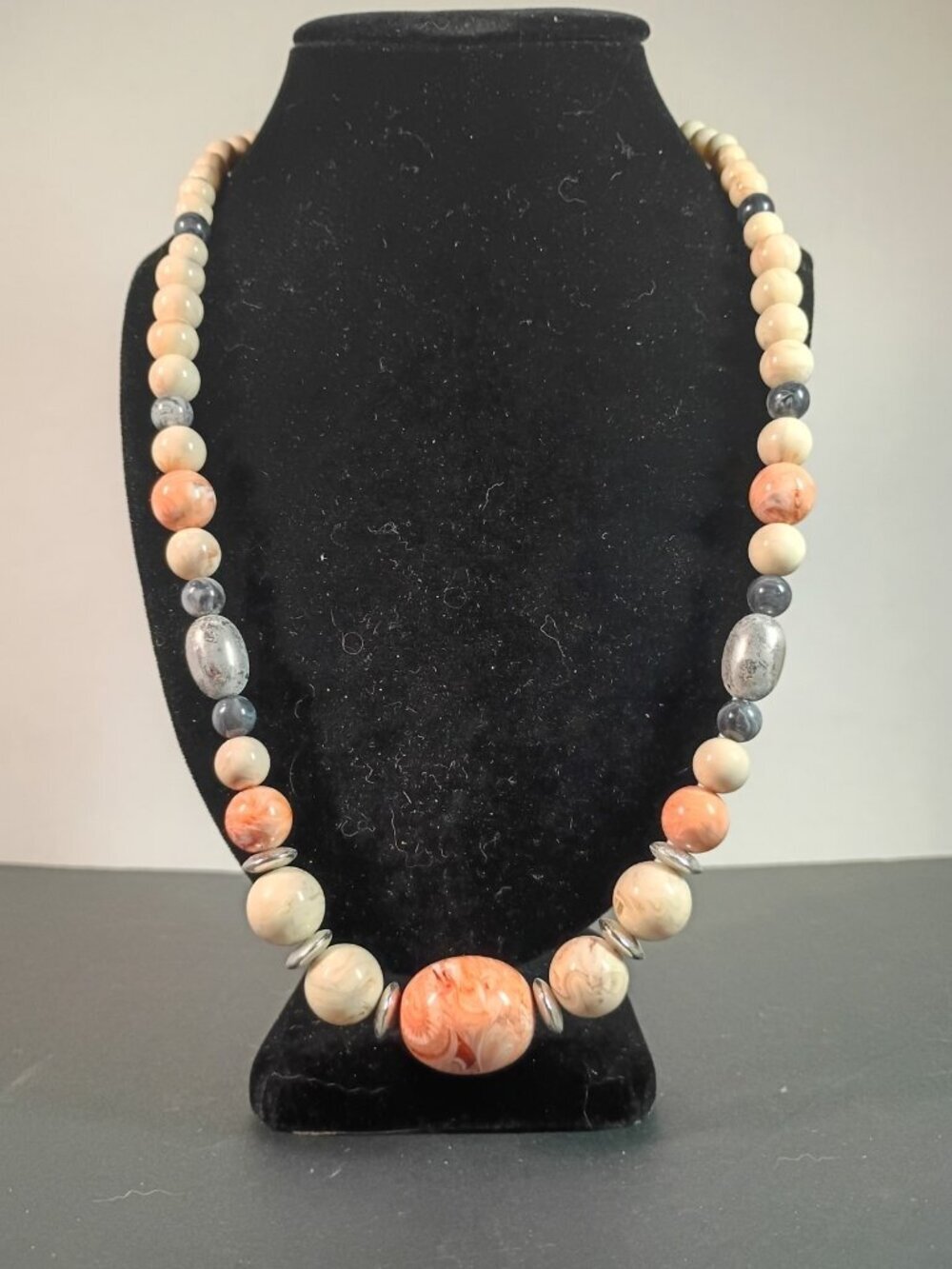 Vintage 80s AVON "Desert Sands" Soft Peach & Cream Marbled Beads Necklace
